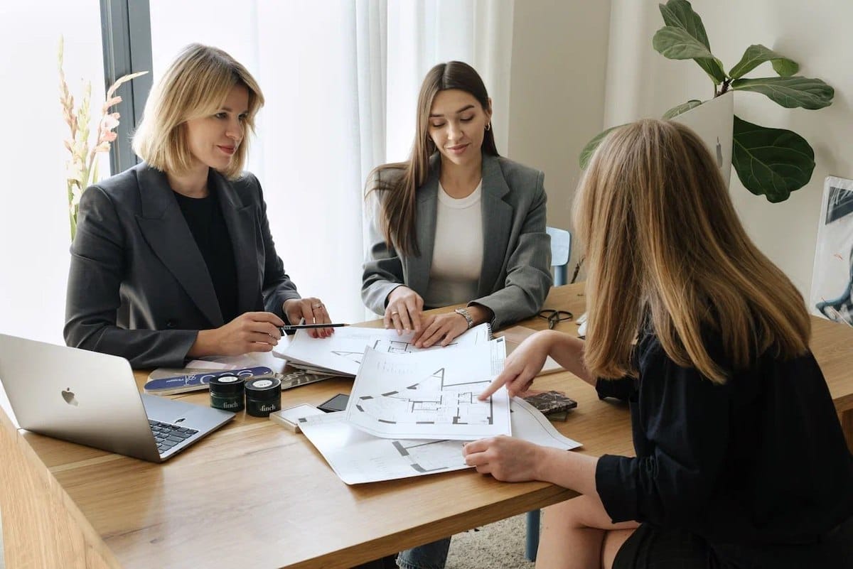 Изображение для статьи "История предпринимателя. Как пройти путь от частных заказов до премиальных дизайнов в Дубае и Лондоне"